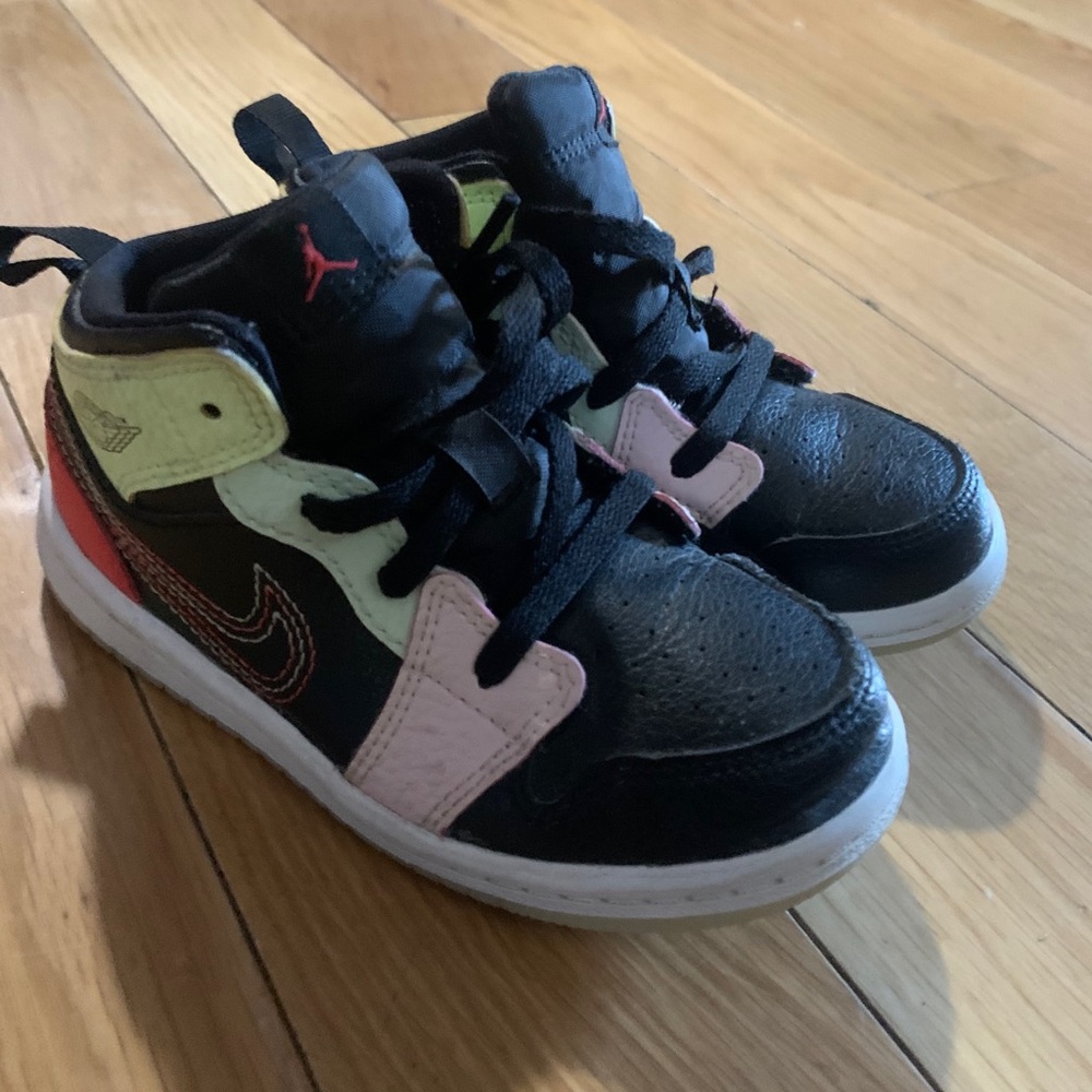 tennis shoes